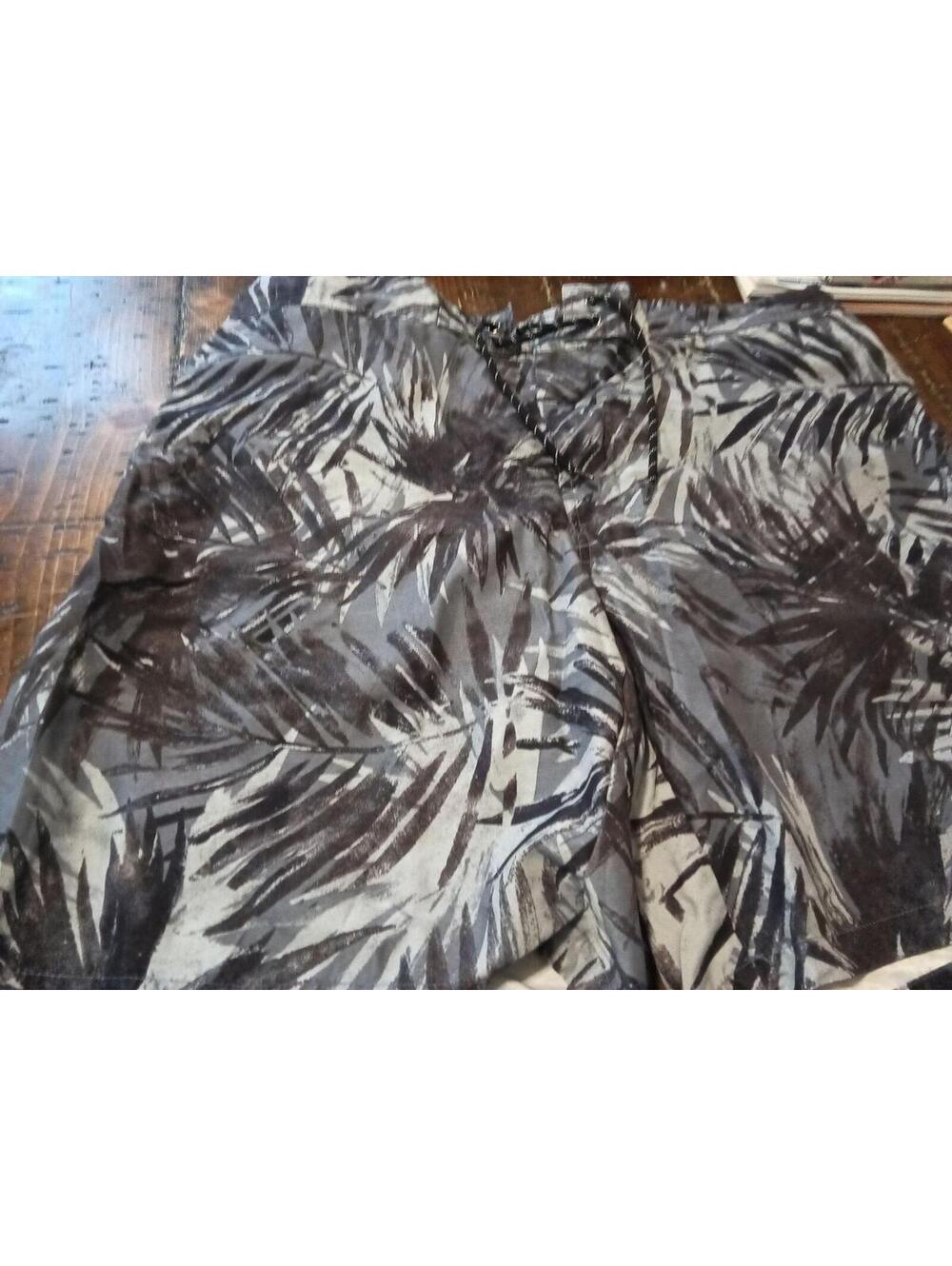 St Jihn World Men's XXL Tropical Print Shorts